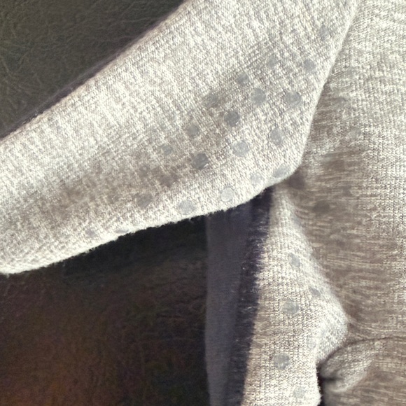 Lululemon Athletica Navy and Gray Gloves - Picture 6 of 9